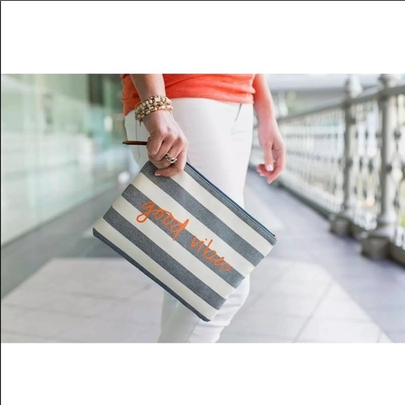 🌺Stella & Dot Good Vibes Pouch🌺 - Picture 6 of 6